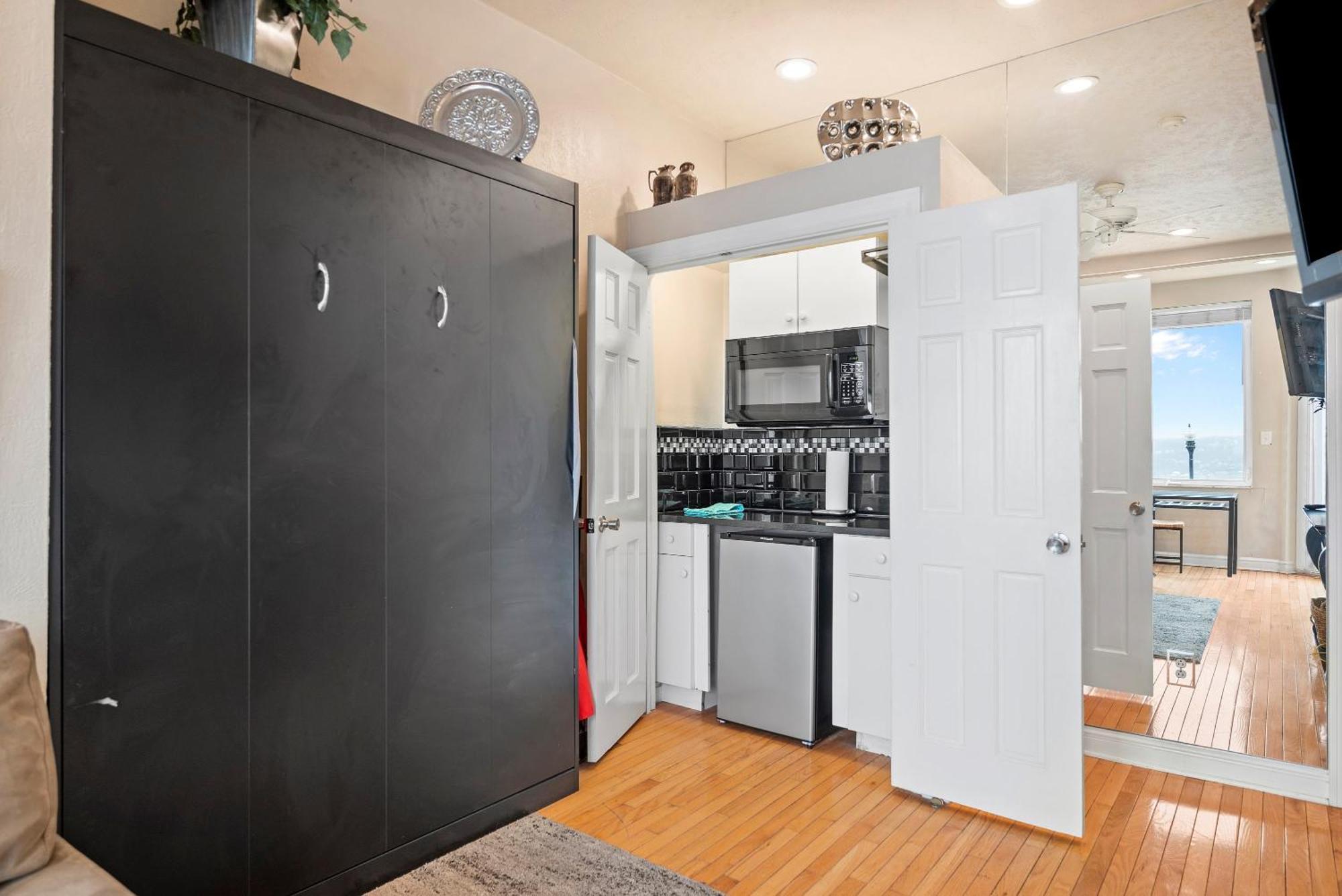 Appartement Charming Studio-Panoramic View-Your Pittsburgh Sanctuary Extérieur photo