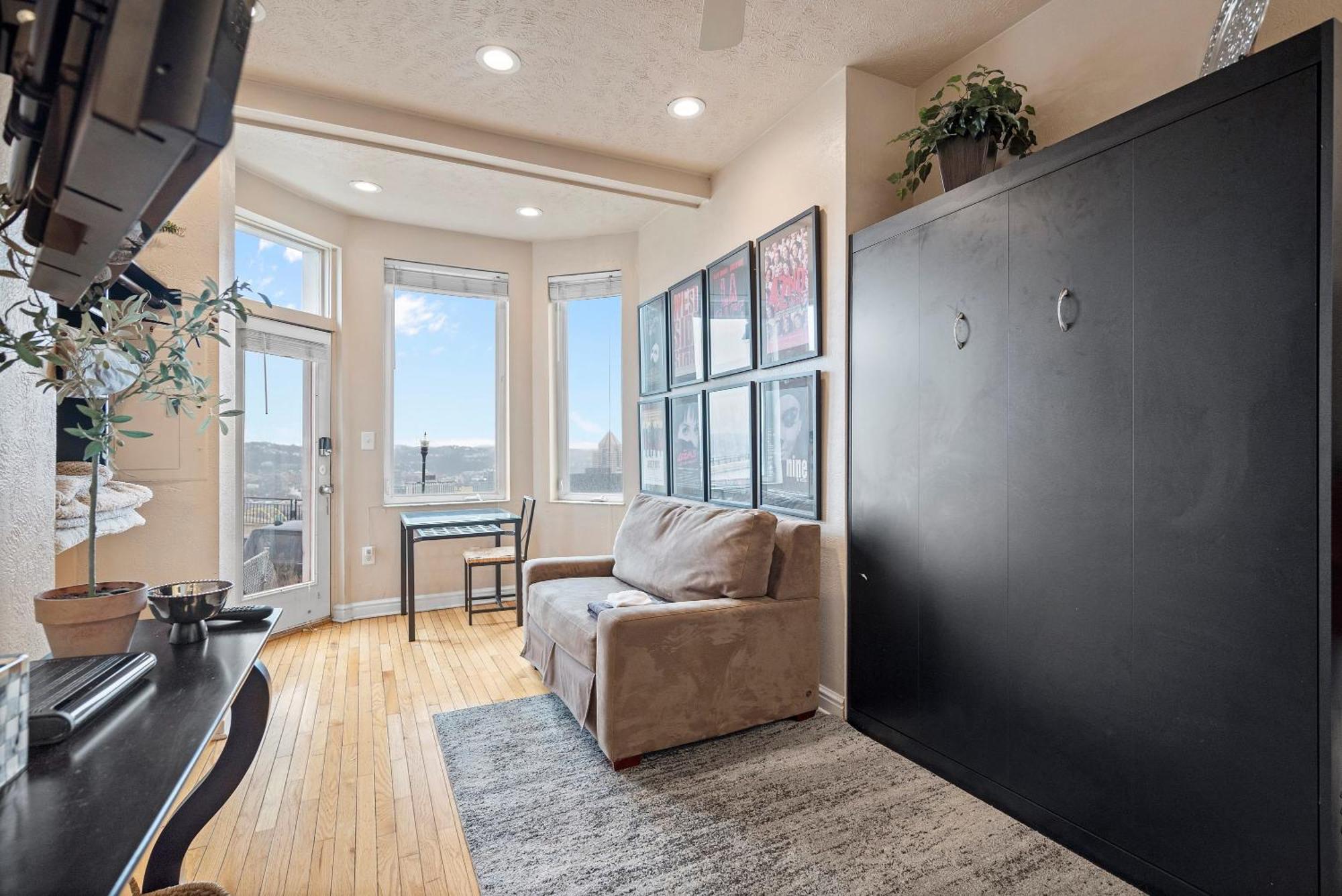 Appartement Charming Studio-Panoramic View-Your Pittsburgh Sanctuary Extérieur photo